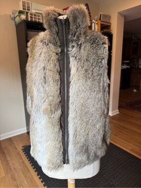 Reversible Faux Fur zip vest sz S